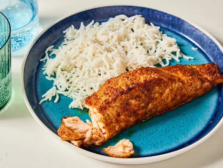 how long to cook frozen salmon in air fryer
