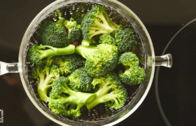 how many minutes to steam broccoli